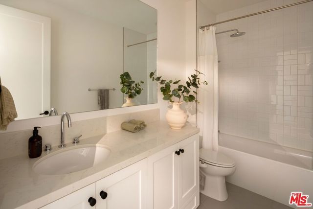 11420 Biona Drive, Los Angeles, CA 90066