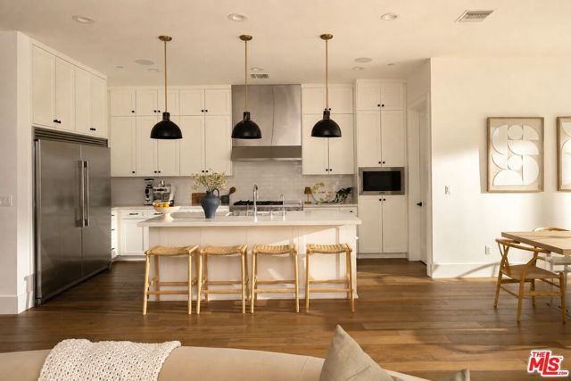 11420 Biona Drive, Los Angeles, CA 90066