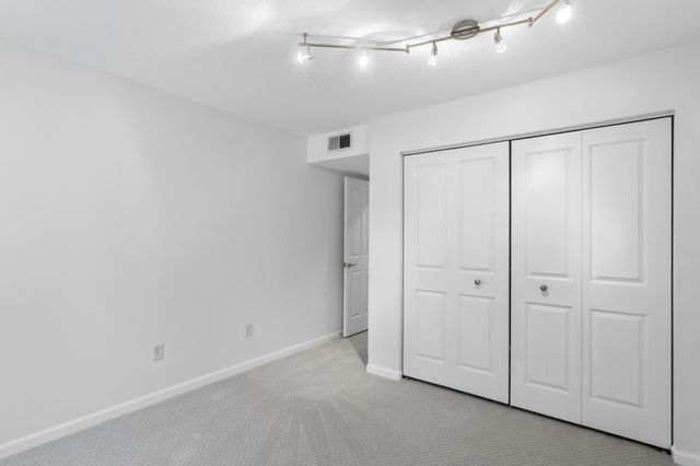 7500 Cahill Road 103C, Edina, MN 55439