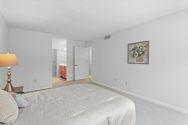 7500 Cahill Road 103C, Edina, MN 55439