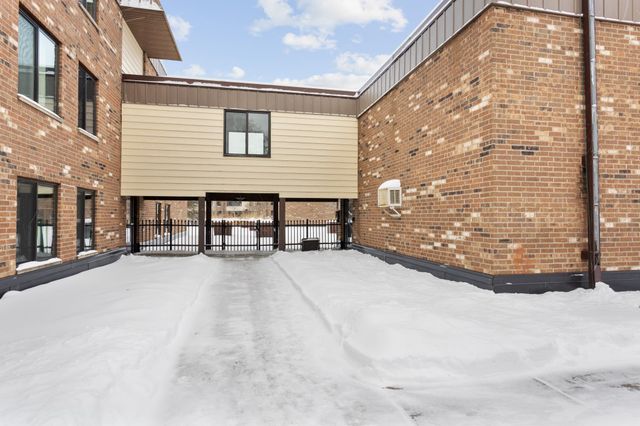 7500 Cahill Road 103C, Edina, MN 55439