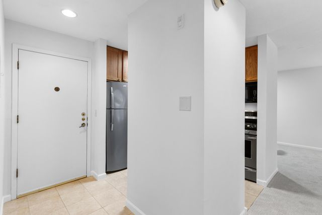 7500 Cahill Road 103C, Edina, MN 55439