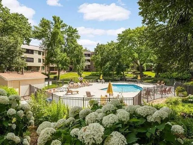 7500 Cahill Road 103C, Edina, MN 55439
