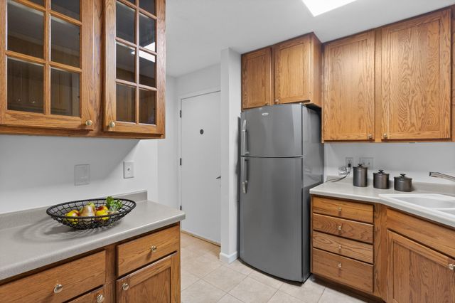 7500 Cahill Road 103C, Edina, MN 55439