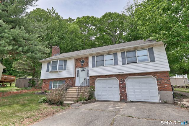 58 Oak Hollow Drive, Waterbury, CT 06708