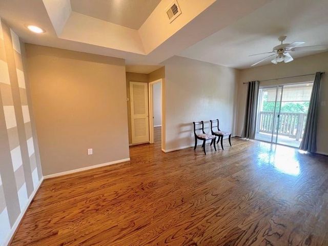 4041 Drake Street 118, Houston, TX 77005