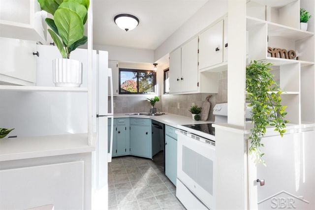 605 Chatham Drive, Midland, MI 48642