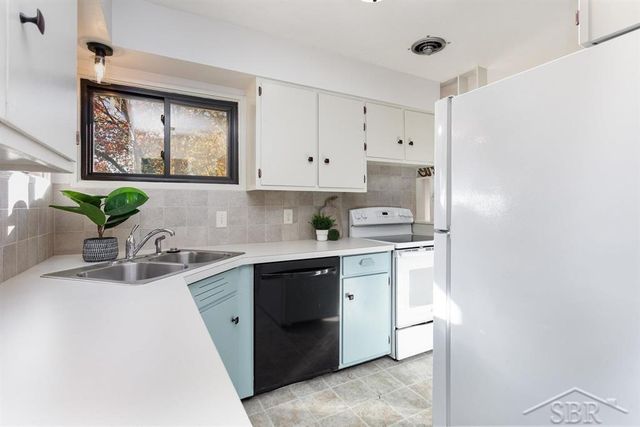 605 Chatham Drive, Midland, MI 48642