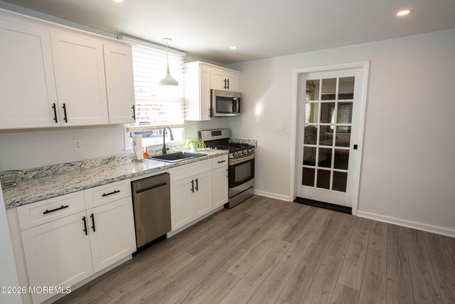 17 George Road, Toms River, NJ 08753