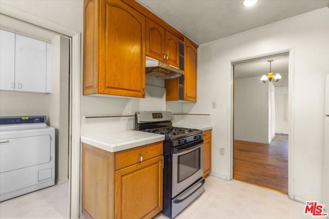 8729 Mcconnell Avenue, Los Angeles, CA 90045