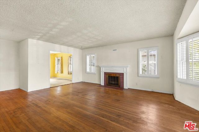 8729 Mcconnell Avenue, Los Angeles, CA 90045