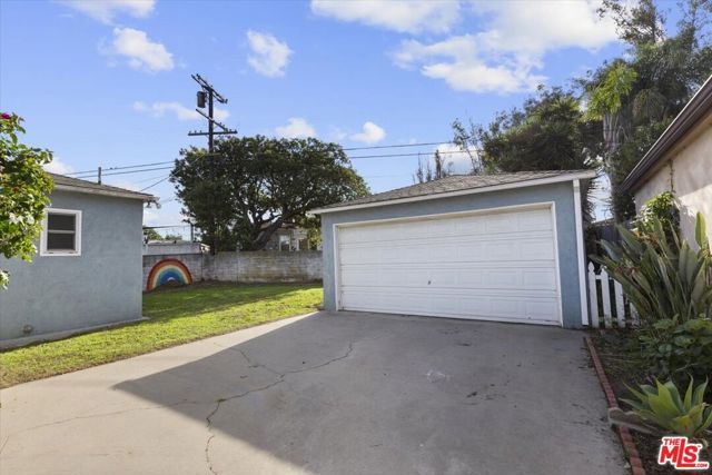 8729 Mcconnell Avenue, Los Angeles, CA 90045