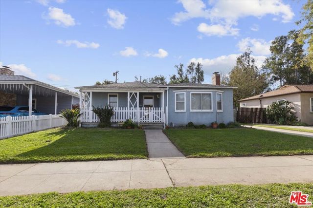 8729 Mcconnell Avenue, Los Angeles, CA 90045
