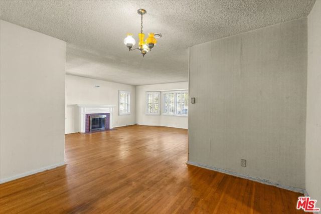 8729 Mcconnell Avenue, Los Angeles, CA 90045