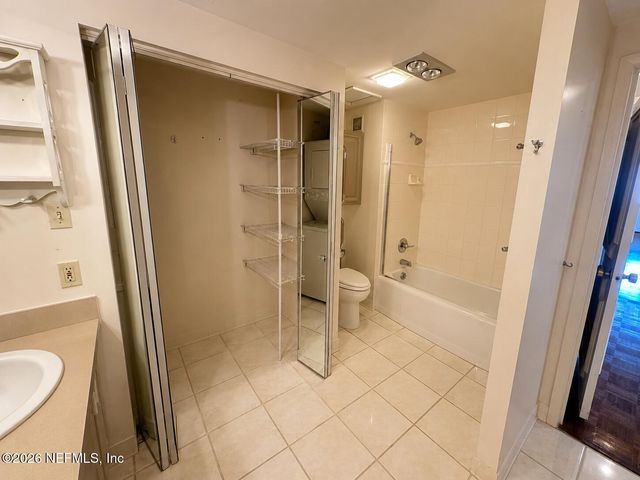 1560 LANCASTER Terrace 706, Jacksonville, FL 32204