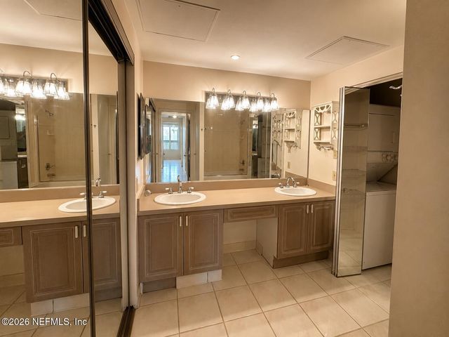 1560 LANCASTER Terrace 706, Jacksonville, FL 32204