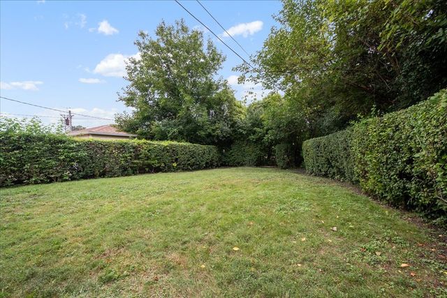 3806 Harvard Terrace, Skokie, IL 60076