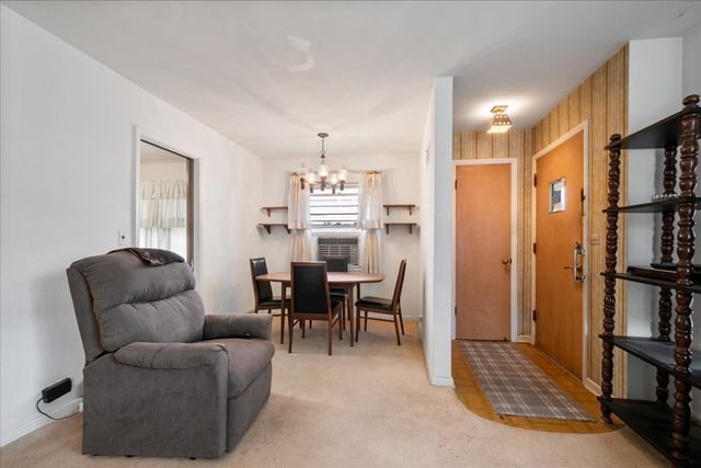 3806 Harvard Terrace, Skokie, IL 60076