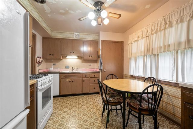 3806 Harvard Terrace, Skokie, IL 60076