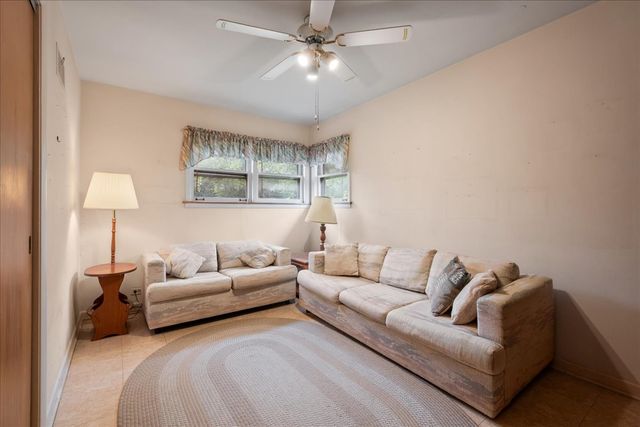 3806 Harvard Terrace, Skokie, IL 60076