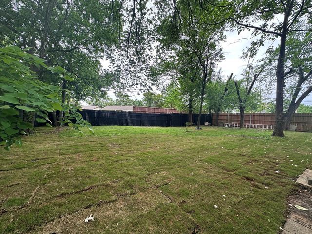 816 Willowbrook Drive, Mesquite, TX 75149