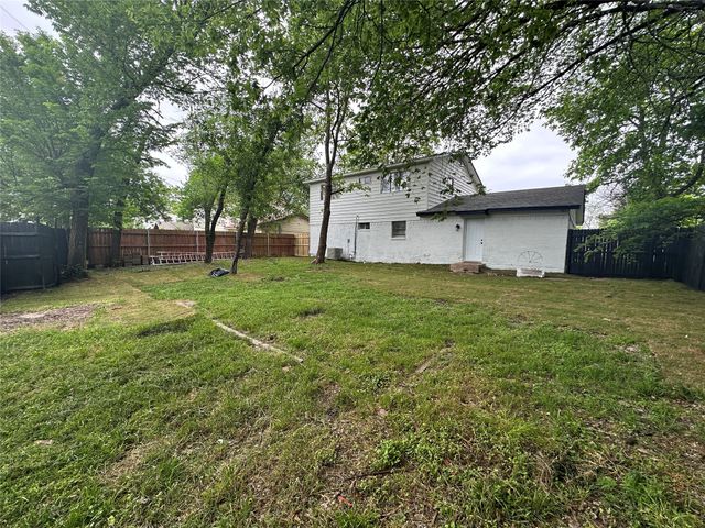 816 Willowbrook Drive, Mesquite, TX 75149