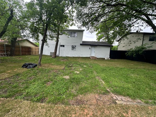 816 Willowbrook Drive, Mesquite, TX 75149