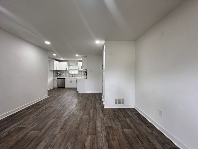 816 Willowbrook Drive, Mesquite, TX 75149