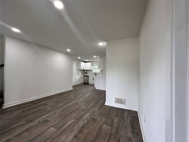 816 Willowbrook Drive, Mesquite, TX 75149