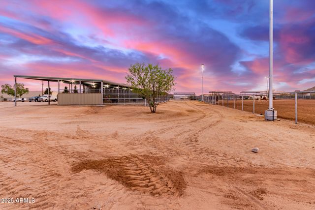 29756 N VARNUM Road, San Tan Valley, AZ 85143