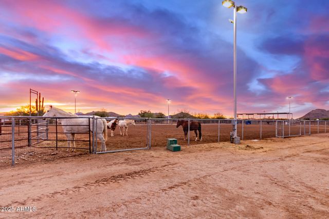 29756 N VARNUM Road, San Tan Valley, AZ 85143