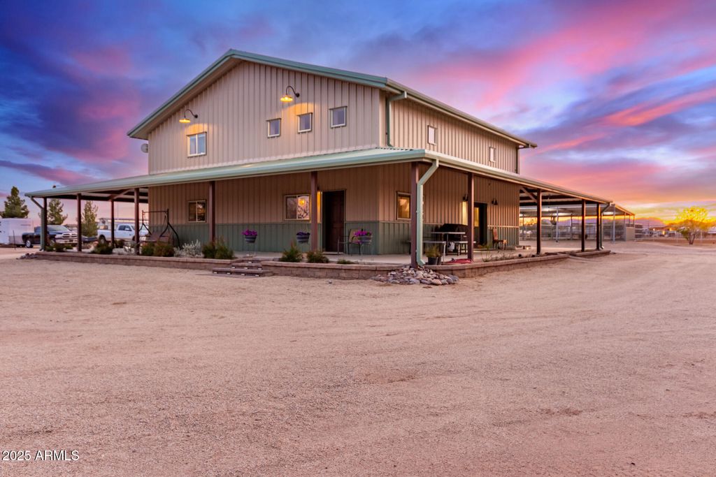 29756 N VARNUM Road, San Tan Valley, AZ 85143