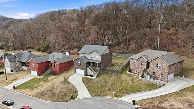 213 Indian Summer Ct, Nashville, TN 37207