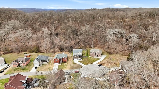 213 Indian Summer Ct, Nashville, TN 37207