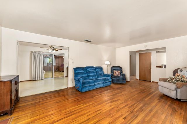 5423 President Ave, North Highlands, CA 95660