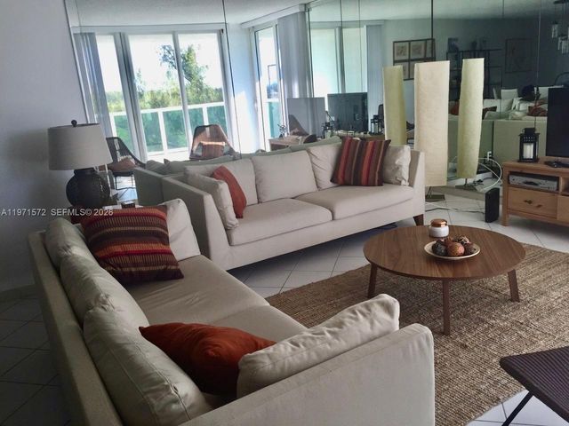 100 Bayview Drive 516, Sunny Isles Beach, FL 33160