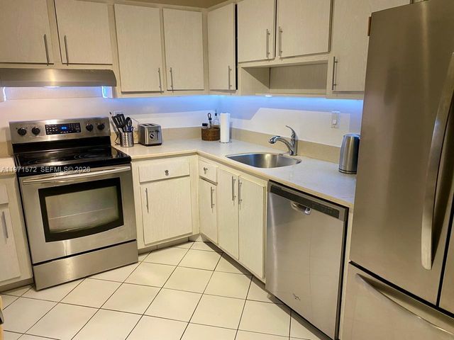 100 Bayview Drive 516, Sunny Isles Beach, FL 33160