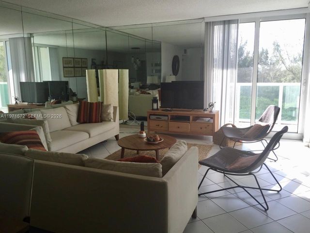 100 Bayview Drive 516, Sunny Isles Beach, FL 33160
