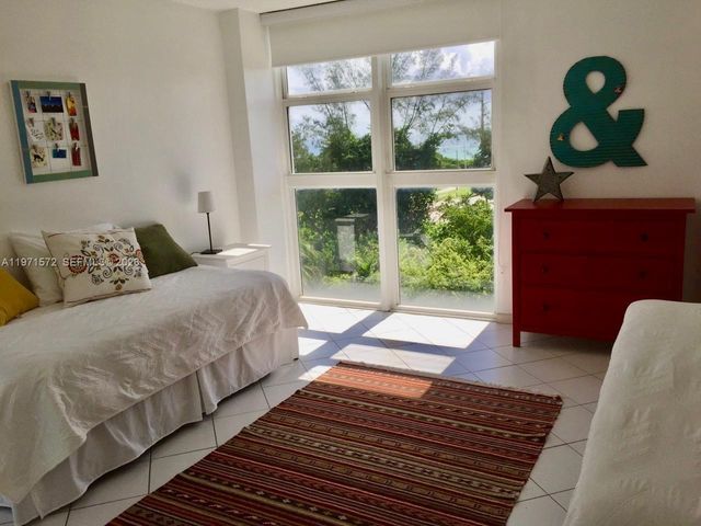 100 Bayview Drive 516, Sunny Isles Beach, FL 33160