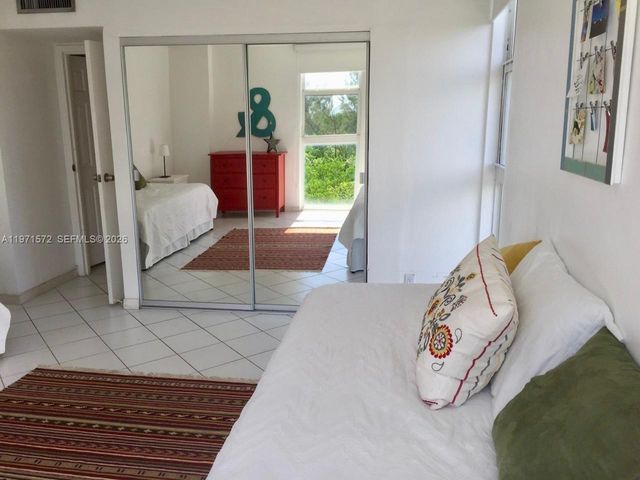 100 Bayview Drive 516, Sunny Isles Beach, FL 33160
