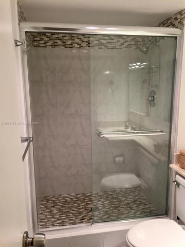 100 Bayview Drive 516, Sunny Isles Beach, FL 33160