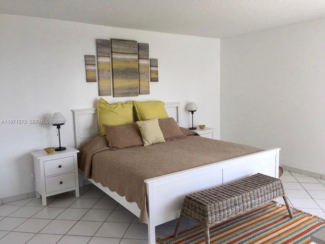 100 Bayview Drive 516, Sunny Isles Beach, FL 33160