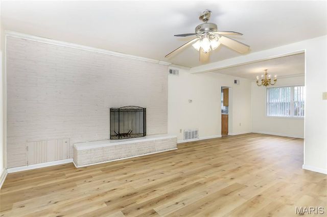 8201 Braddock Drive, University City, MO 63132