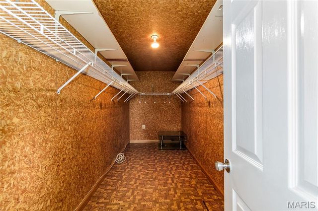 8201 Braddock Drive, University City, MO 63132