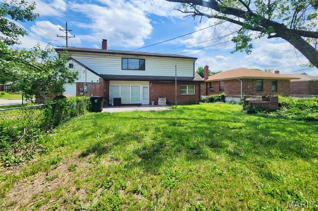 8201 Braddock Drive, University City, MO 63132