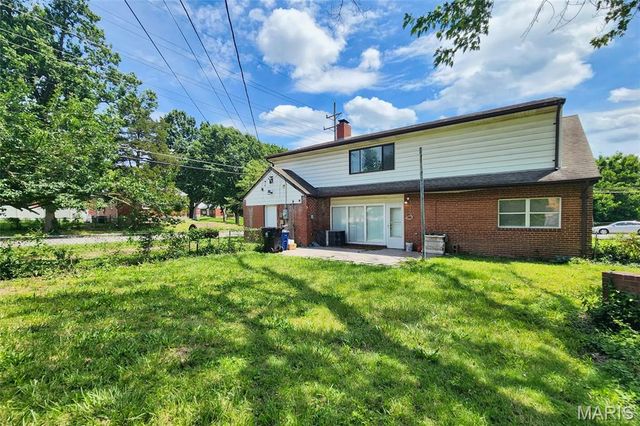 8201 Braddock Drive, University City, MO 63132
