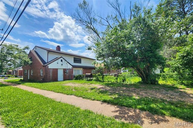 8201 Braddock Drive, University City, MO 63132