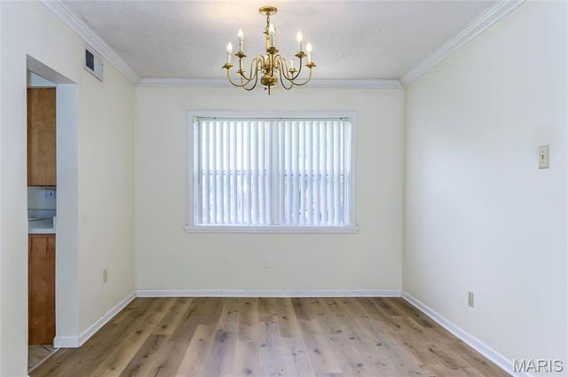 8201 Braddock Drive, University City, MO 63132