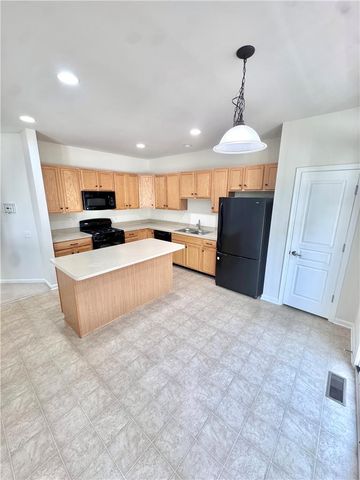 8704 Mayfair Court, Upper Macungie Twp, PA 18031