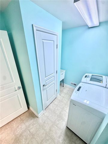 8704 Mayfair Court, Upper Macungie Twp, PA 18031